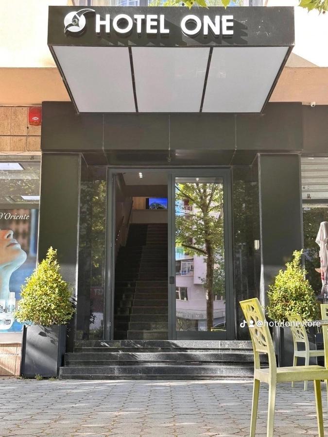 Hotel One Vlorë Exteriör bild