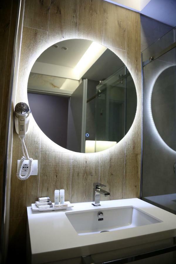 Hotel One Vlorë Exteriör bild